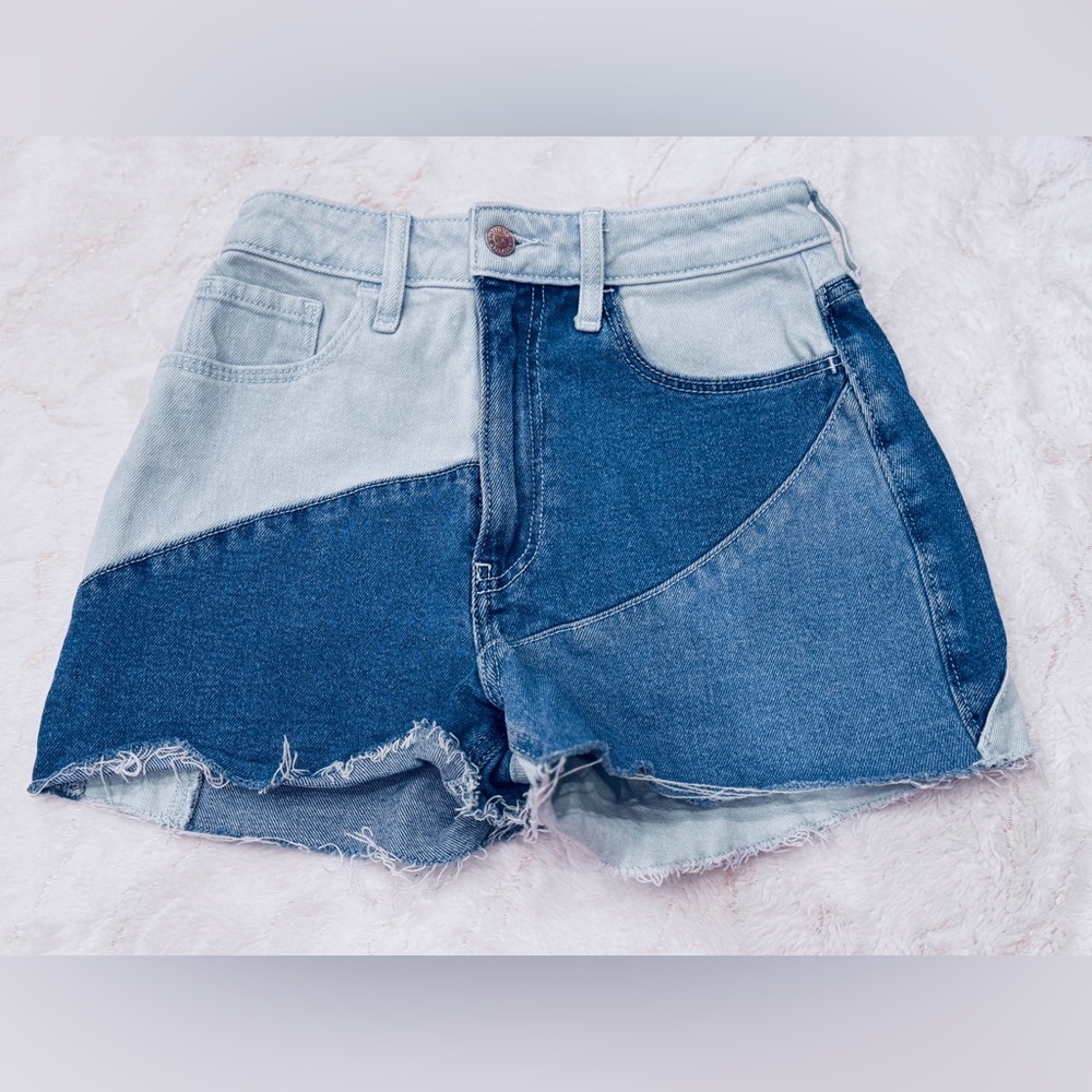 Hollister Ultra High Rise Mom Shorts 3" Size 0